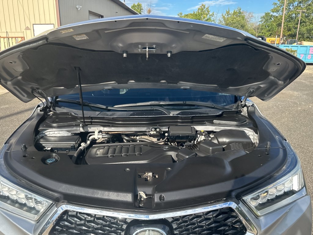 Used 2017 Acura MDX w/ Technology Package AWD/4WD image 10