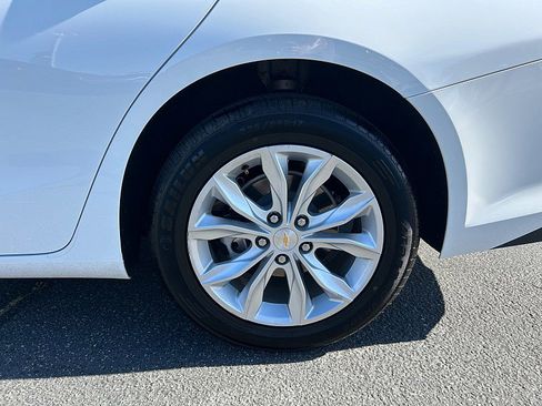 Used 2025 Chevrolet Malibu LT FWD image 14