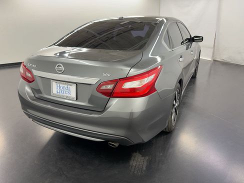Used 2018 Nissan Altima 2.5 SV image 9