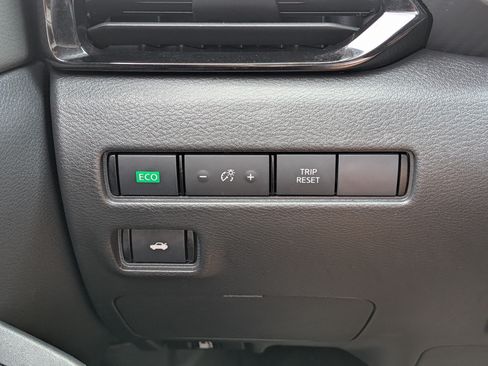 Used 2022 Nissan Sentra SV w/ All-Weather Package FWD image 22