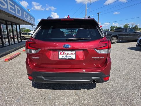 Used 2023 Subaru Forester Limited image 12