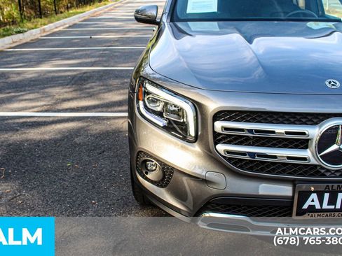 Used 2022 Mercedes-Benz GLB 250 4MATIC w/ Premium Package Lite image 12