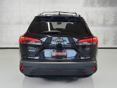 Used 2025 Toyota Corolla Cross XLE image 6