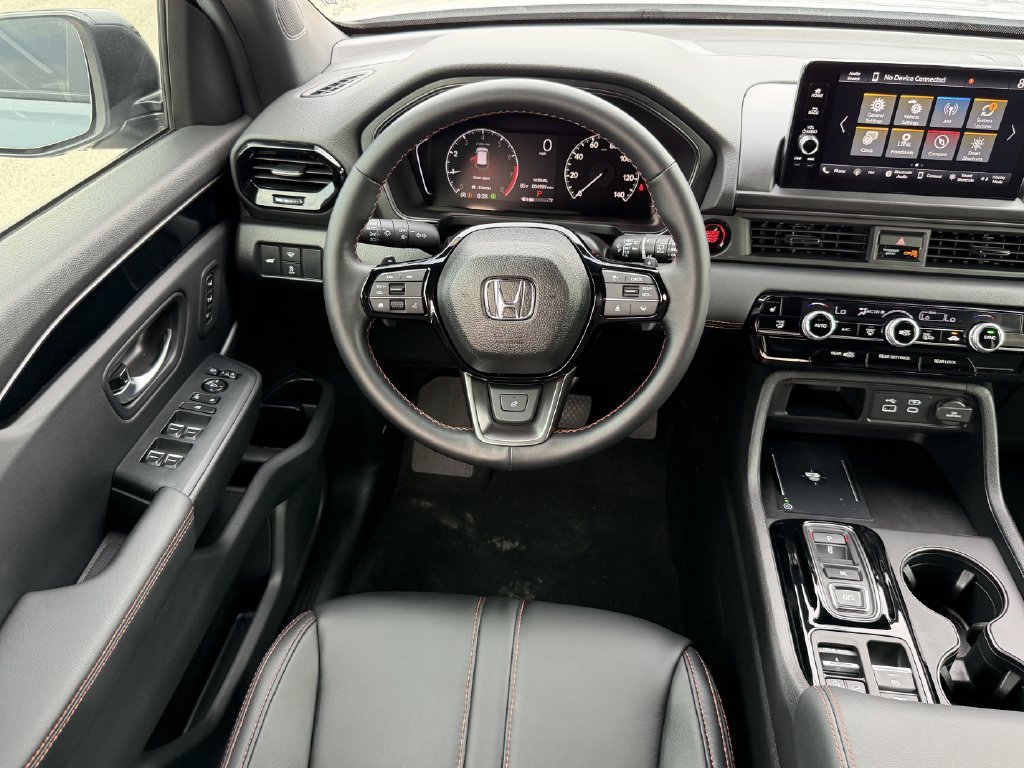 Certified 2025 Honda Pilot TrailSport image 14