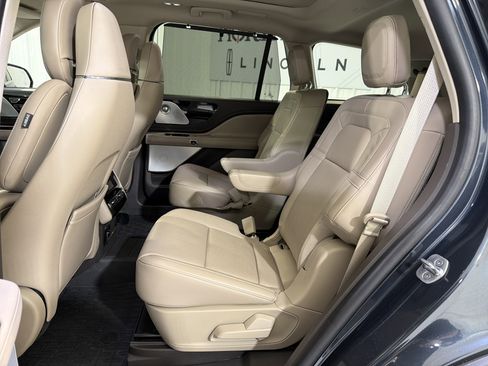 Used 2022 Lincoln Aviator Reserve w/ Equipment Group 201A AWD/4WD image 10