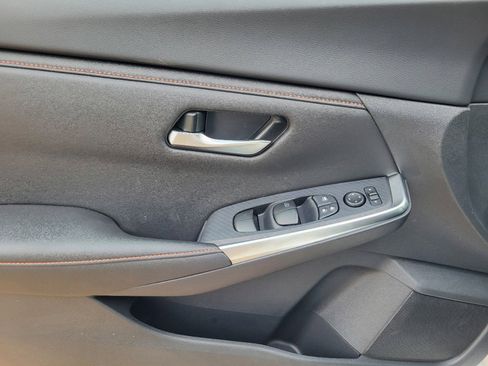 New 2025 Nissan Sentra SR image 10