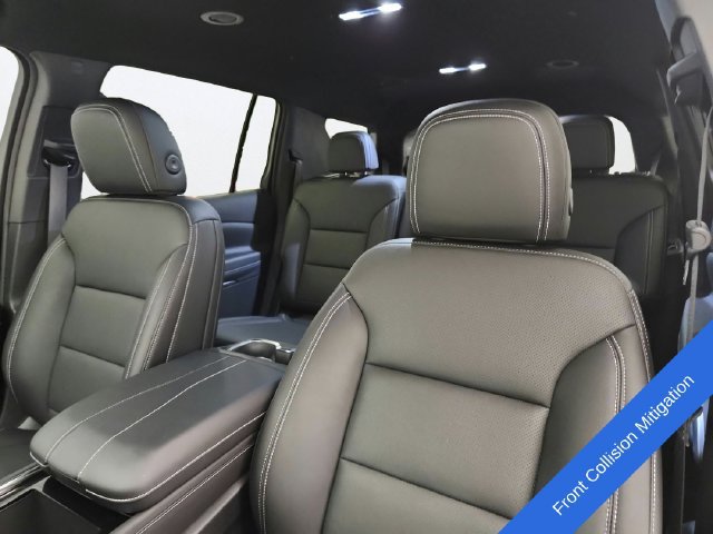 Used 2025 Chevrolet Traverse LT AWD/4WD image 10