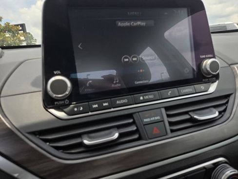 Used 2025 Nissan Altima 2.5 SV FWD image 8