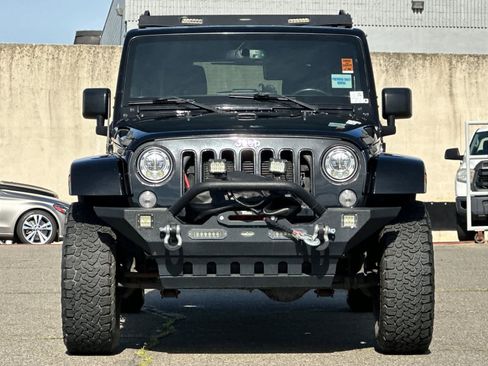 Used 2018 Jeep Wrangler Unlimited Sahara image 10