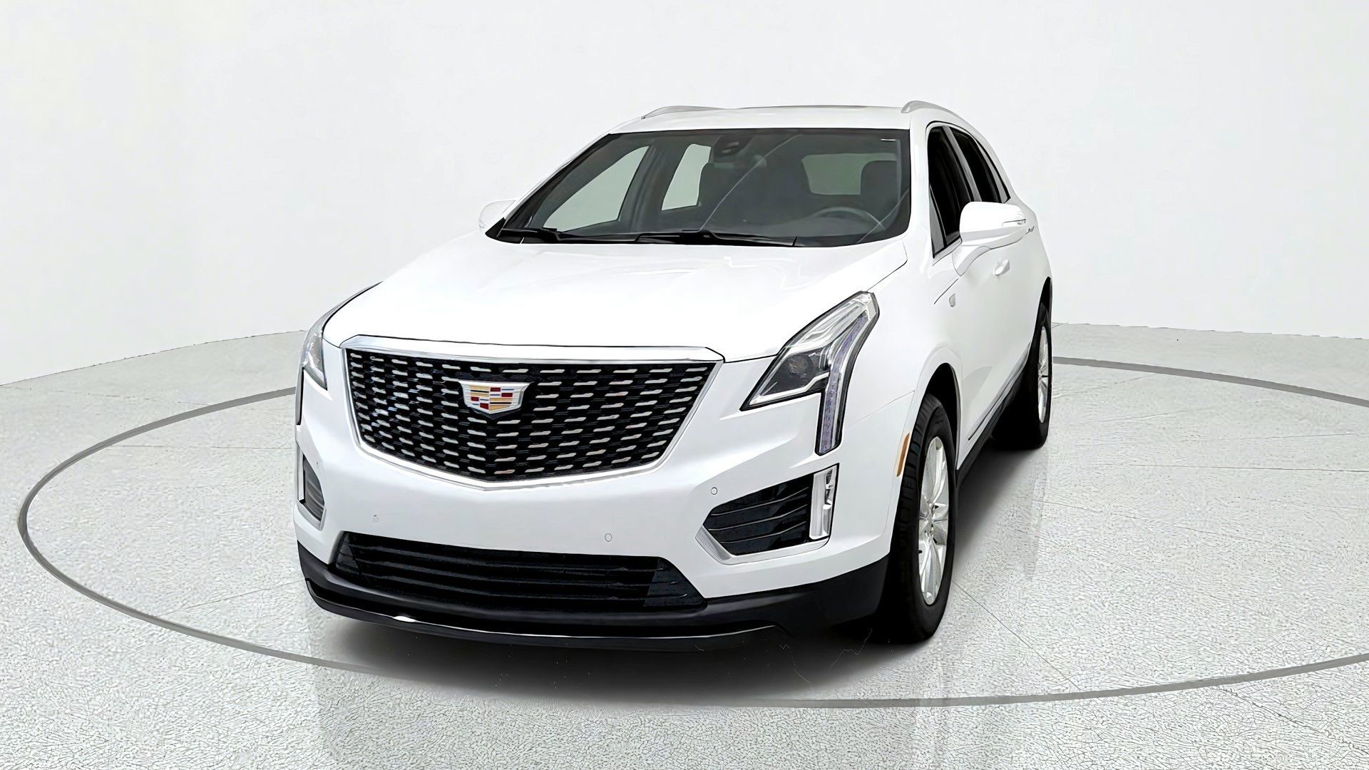 Certified 2024 Cadillac XT5 Luxury w/ LPO, Floor Liner Package AWD/4WD image 8