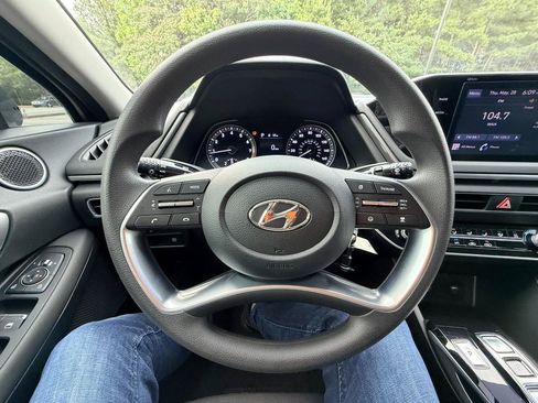 Used 2023 Hyundai Sonata SE FWD image 17