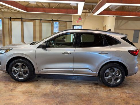 Used 2024 Ford Escape ST-Line image 7