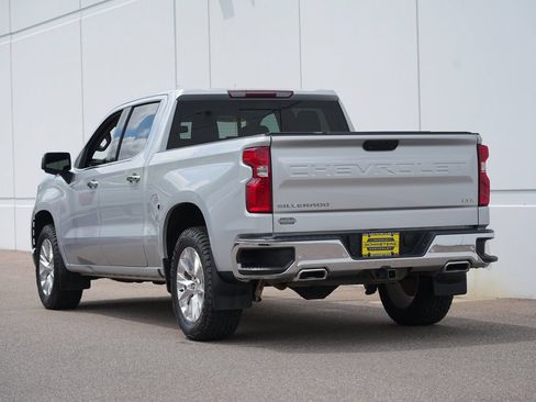 Used 2019 Chevrolet Silverado 1500 LTZ w/ LTZ Premium Package AWD/4WD image 5