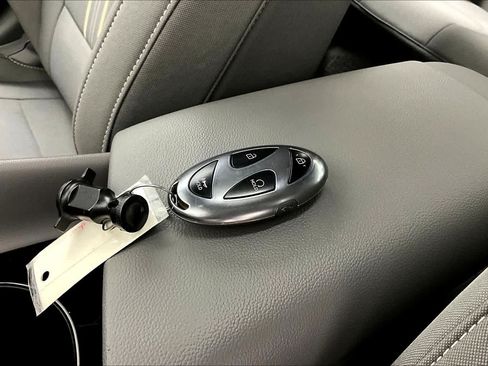 Used 2025 Hyundai Elantra SEL FWD image 15