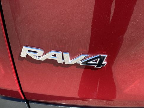 Used 2025 Toyota RAV4 LE AWD/4WD image 26