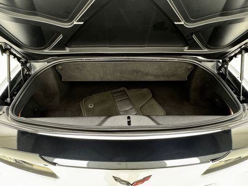 Used 2015 Chevrolet Corvette Z06 w/ 3LZ Preferred Equipment Group image 39