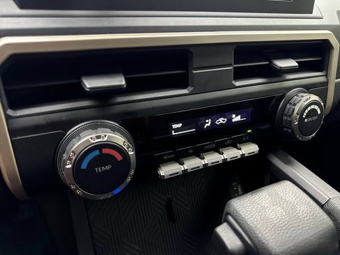 Used 2025 Toyota Tacoma SR AWD/4WD image 65