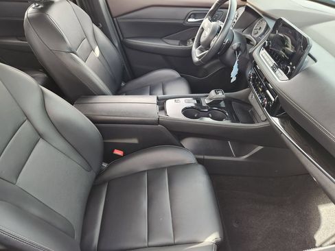 Used 2023 Nissan Rogue SL w/ SL Premium Package FWD image 10