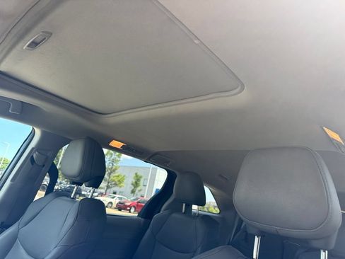 Used 2024 Toyota Sienna XLE FWD image 11