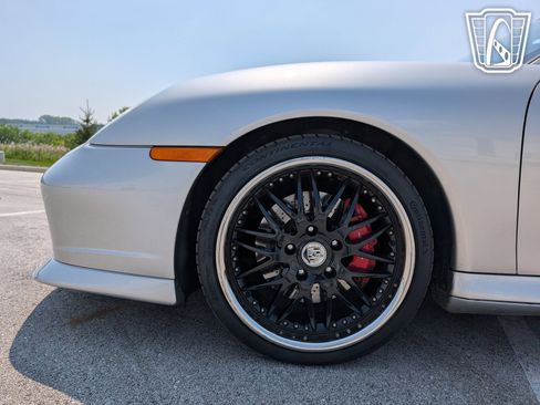 Used 2004 Porsche 911 Carrera 4S image 26