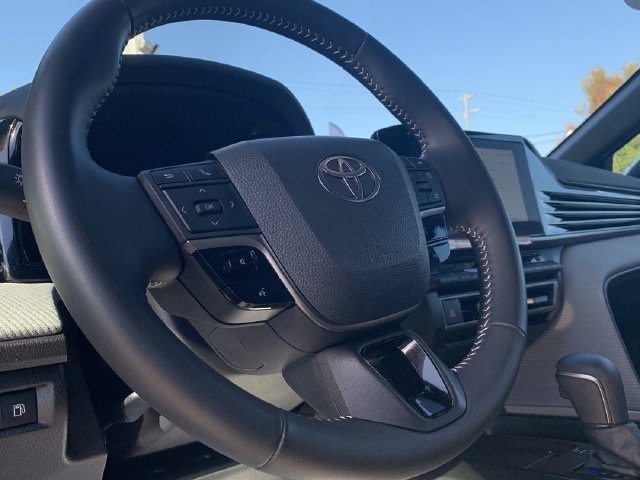 Used 2026 Toyota Camry SE FWD image 19
