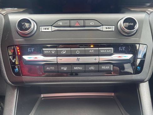 Used 2020 Ford Explorer Limited AWD/4WD image 11