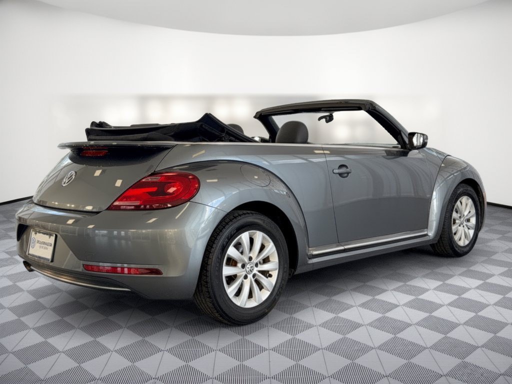 Used 2018 Volkswagen Beetle 2.0T FWD image 9