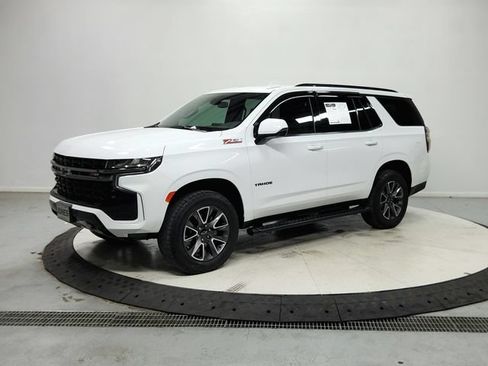 Used 2022 Chevrolet Tahoe Z71 w/ Luxury Package AWD/4WD image 4