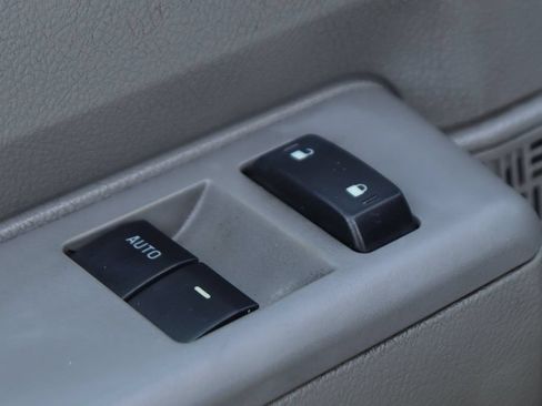 Used 2016 Ford E-450 and Econoline 450 Super Duty w/ Power Windows & Locks Group RWD image 18