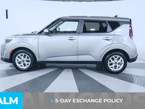 Used 2025 Kia Soul LX w/ LX Technology Package FWD image 3