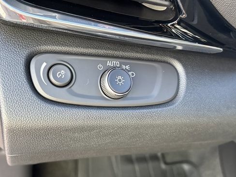 Used 2025 Buick Envista Avenir image 23