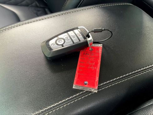 Certified 2024 Ford Edge Titanium image 14