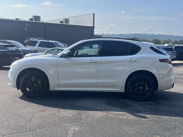 Used 2021 Alfa Romeo Stelvio Ti Sport AWD/4WD image 7