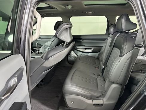 Used 2024 Kia EV9 Wind image 25