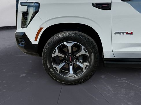 Used 2025 GMC Yukon AT4 Ultimate AWD/4WD image 12