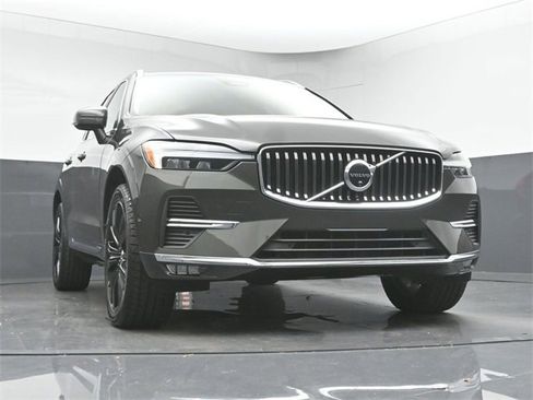 Used 2022 Volvo XC60 B6 Inscription w/ Advanced Package image 38