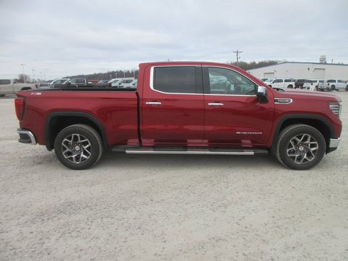 New 2026 GMC Sierra 1500 SLT w/ SLT Premium Package image 3