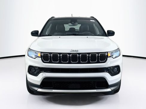 Used 2023 Jeep Compass Limited w/ Elite Group AWD/4WD image 2