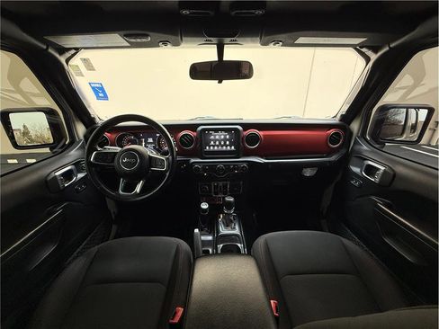 Used 2020 Jeep Gladiator Rubicon w/ Trailer Tow Package image 8