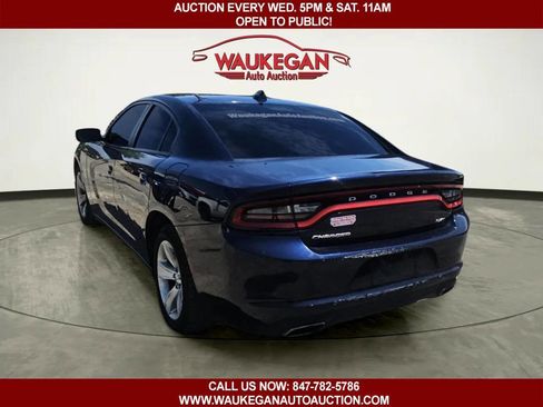 Used 2016 Dodge Charger SXT RWD image 4
