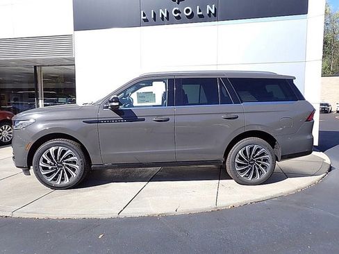 New 2025 Lincoln Navigator Black Label image 2