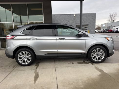 Certified 2021 Ford Edge Titanium image 9