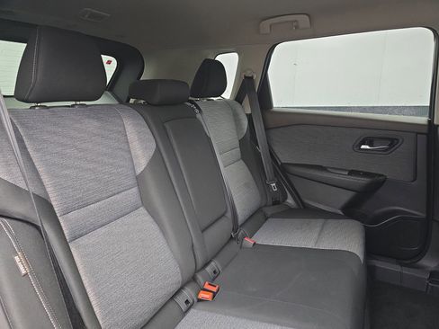 Used 2023 Nissan Rogue SV image 35