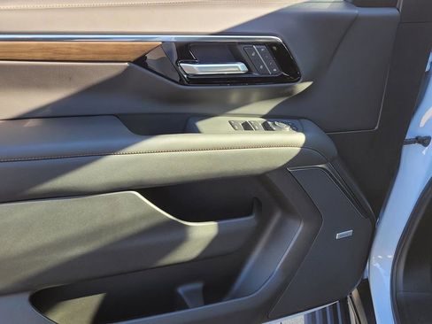 New 2026 Chevrolet Tahoe High Country image 15
