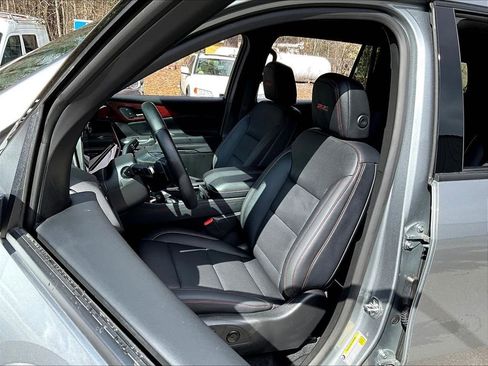 Used 2026 Chevrolet Traverse Z71 w/ LPO, Floor Liner Package image 10