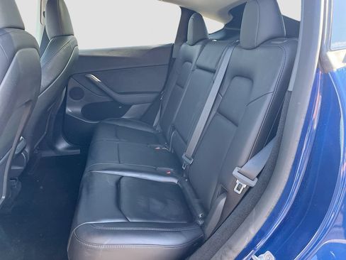 Used 2024 Tesla Model Y Long Range AWD/4WD image 25