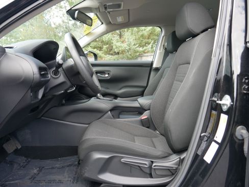 Used 2024 Honda HR-V LX image 12