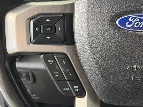 Used 2018 Ford F150 Platinum w/ Equipment Group 701A Luxury AWD/4WD image 17