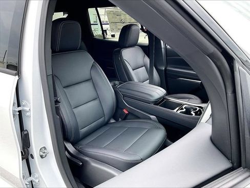 New 2027 Chevrolet Traverse LT w/ Midnight/Sport Edition AWD/4WD image 31