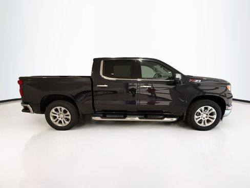 Used 2022 Chevrolet Silverado 1500 LTZ AWD/4WD image 7